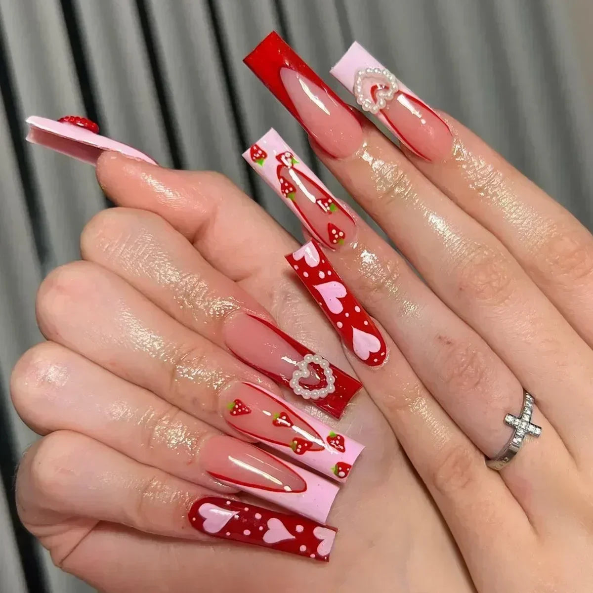 24Pcs Love Pattern Nails